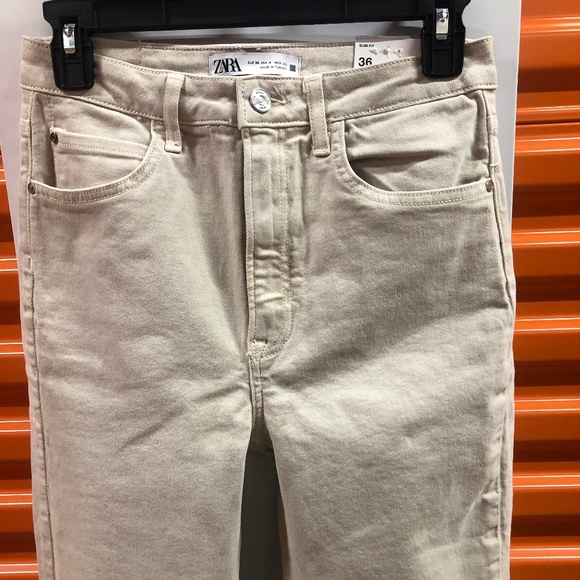 ๐๐๐ ZARA High Waisted Jeans w Slits, 4/36, NWT - Picture 2 of 12